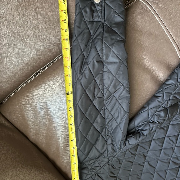 Coach Women’s Quilted Puffer Jacket In Small in Like New Condition - Picture 11 of 11